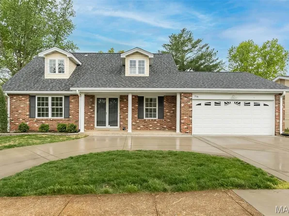716 Reinke Rd, Ballwin, MO 63021