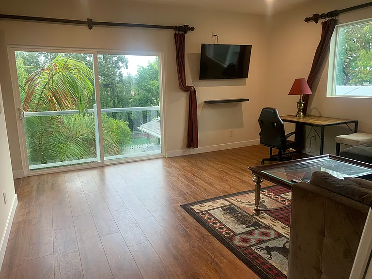 22976 Crespi St #TOWNHOUSE — Photo 13