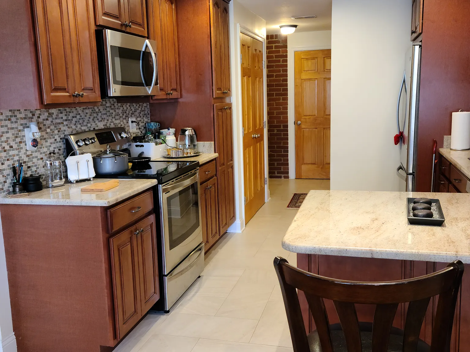 1 bed, 850 sqft, $1,950 — Photo 3