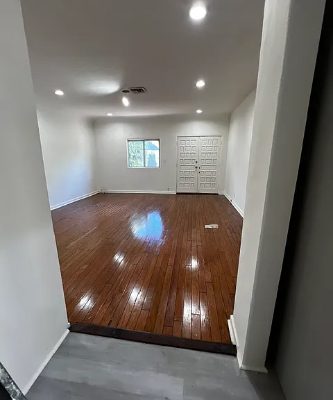5552 Barton Ave — Photo 2