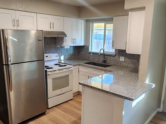 4th image of 563 S Woodrow Ave #563
