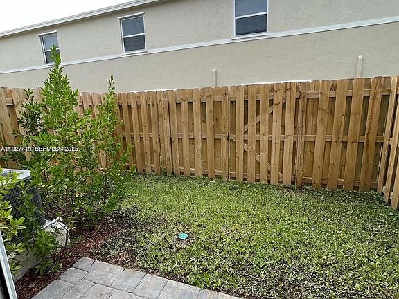 5th image of 440 NE 4th St