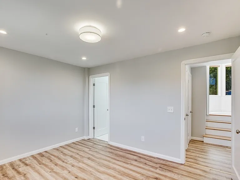 816 Everett Ave — Photo 12