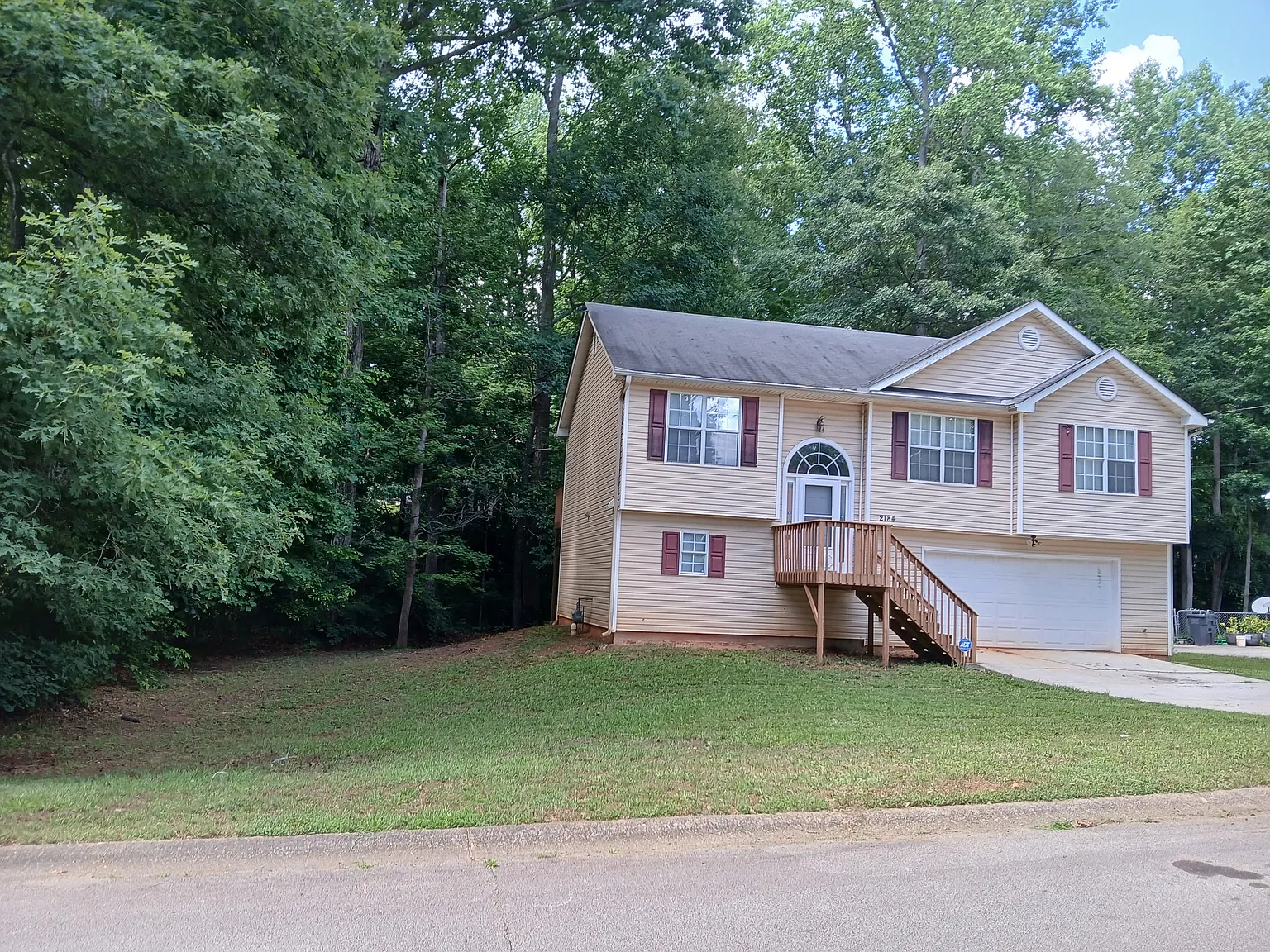2184 Hampton Trl SE — Photo 2
