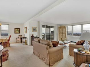 2000 Linwood Ave APT 10J, Fort Lee, NJ