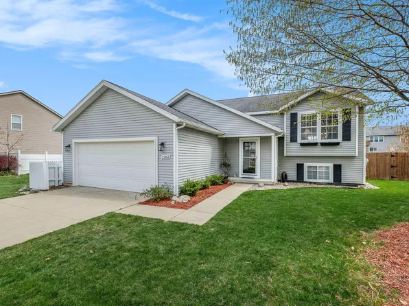 2262 Orchard Ridge Dr NW, Grand Rapids, MI 49534
