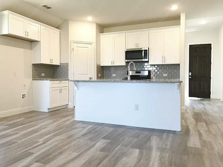 3817 Bennett Trl — Photo 2