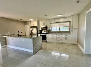 15635 SW 74th Circle Dr APT 10, Miami, FL 33193