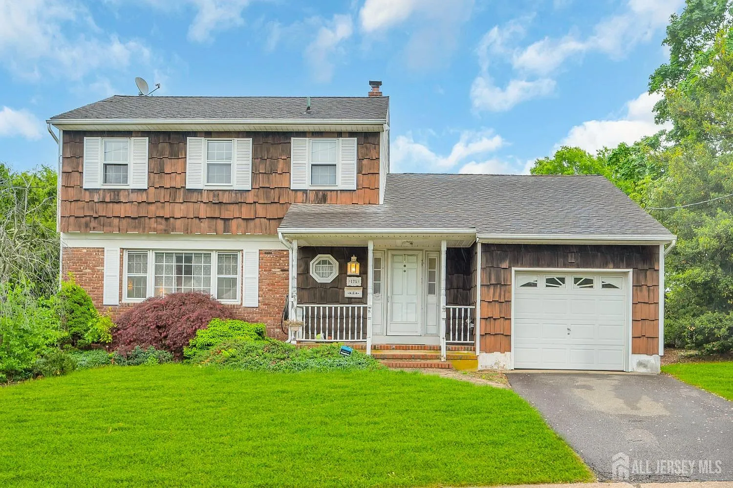 175 Willett Ave photo 1