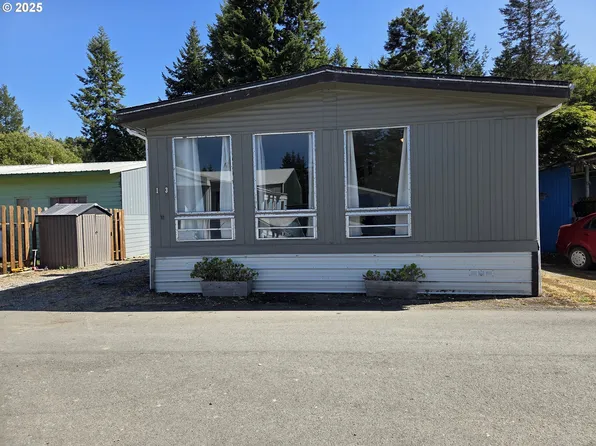 95691 Saunders Creek Rd Space 13, Gold Beach, OR 97444