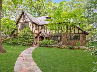 97 Davis Rd, Port Washington, NY 11050