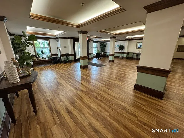 2 bed, 1.0 bath, 870 sqft, $2,875 — Photo 2