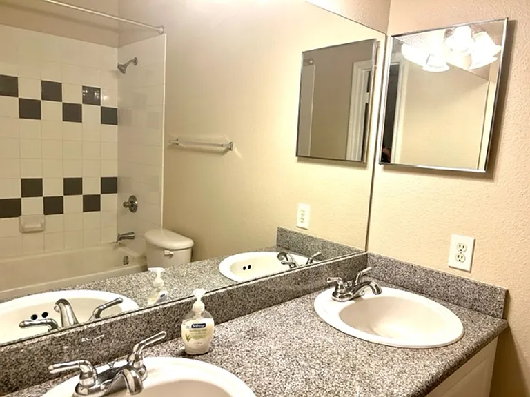 7750 Plantation Cir — Photo 5