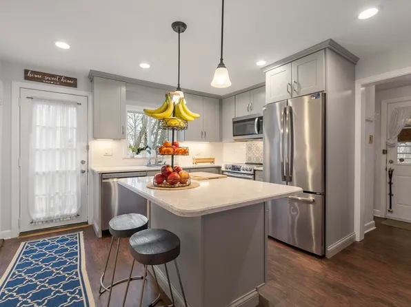 33 Eastford Rd, Auburn, MA 01501