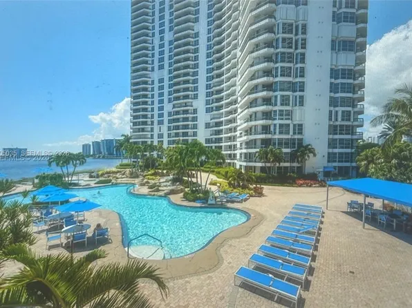 19195 NE Mystic Pointe Dr #604, Miami, FL 33180