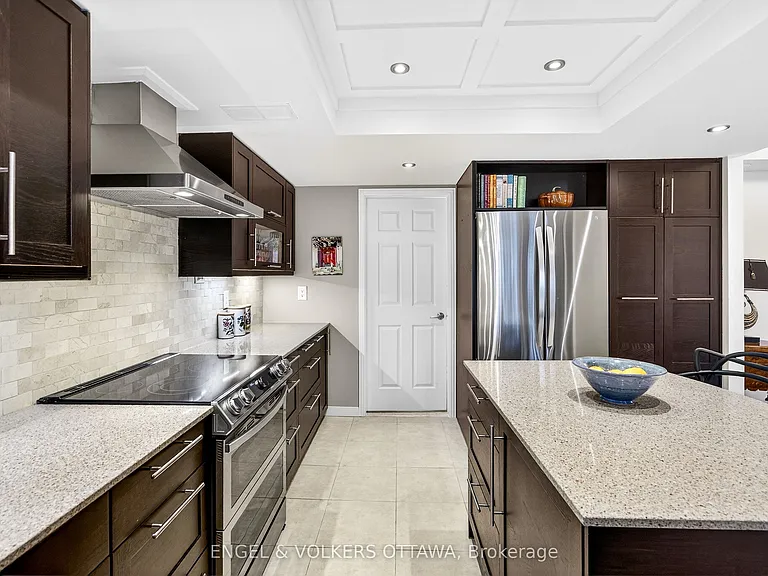 160 George St #2404 — Photo 21