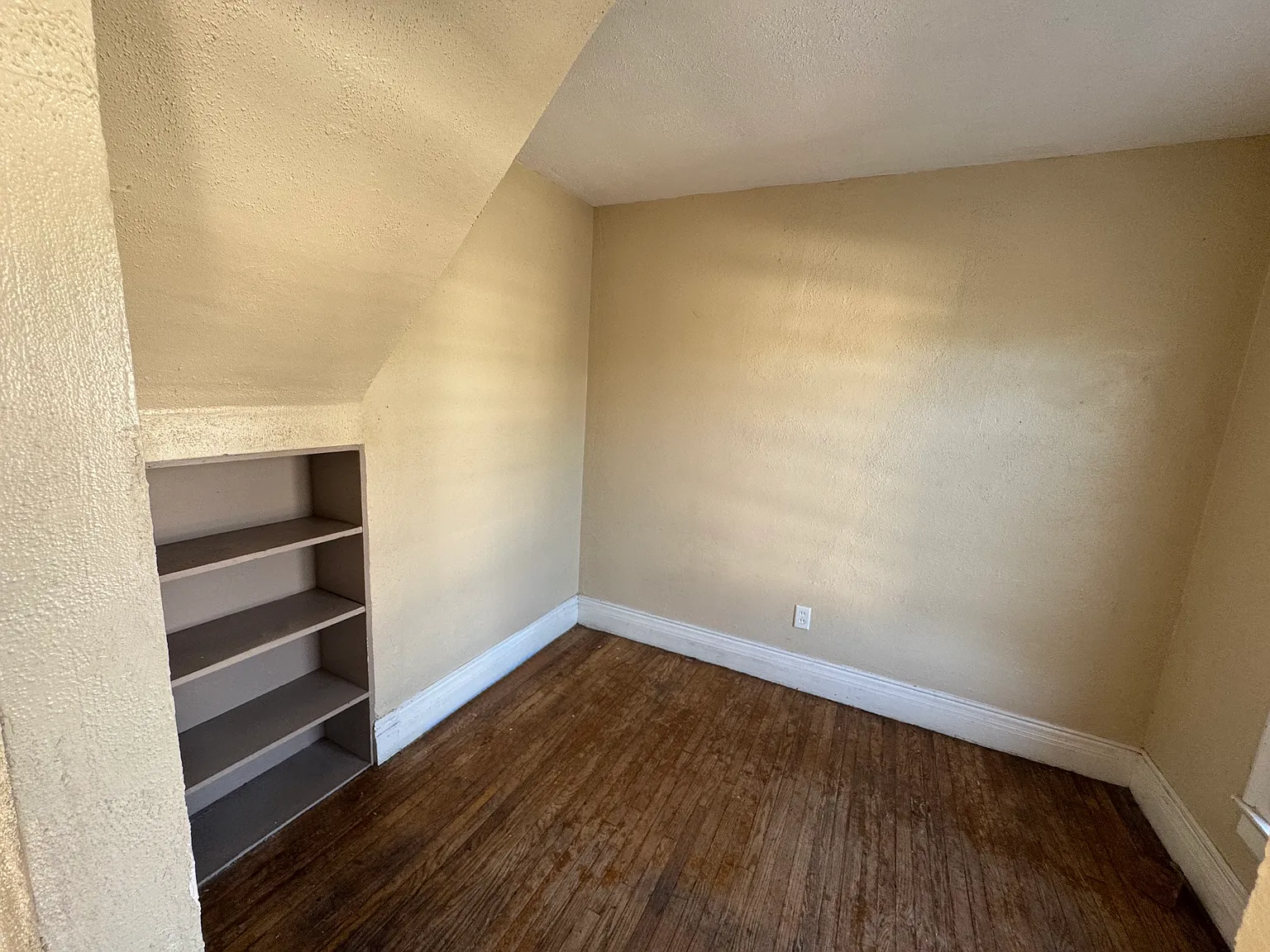 3 bed, 1250 sqft, $1,350 — Photo 4