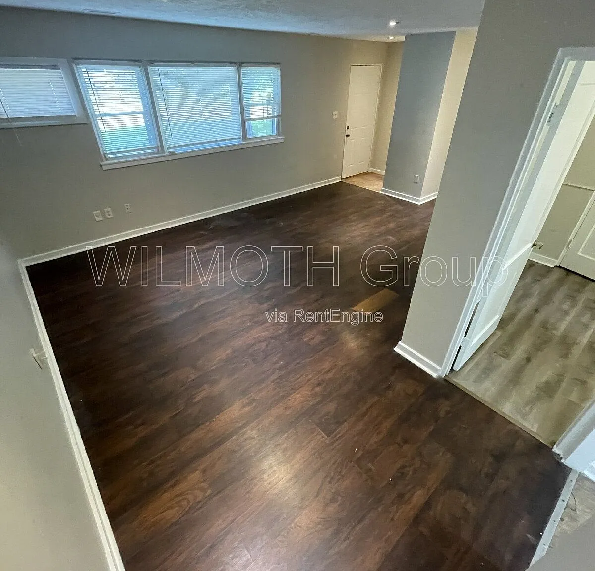3 bed, 1.0 bath, 981 sqft, $1,125 — Photo 3