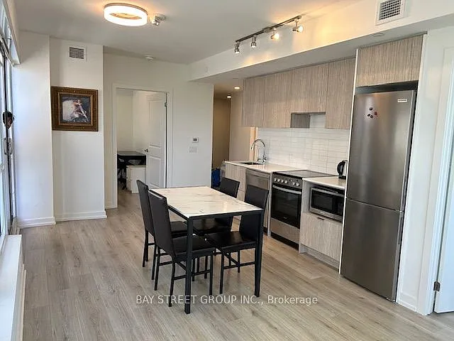 395 Bloor St E #1802 — Photo 5