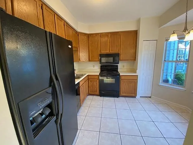 105 Sterling Court — Photo 3