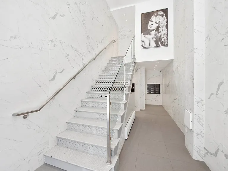 220 Park Ave S #8E — Photo 1