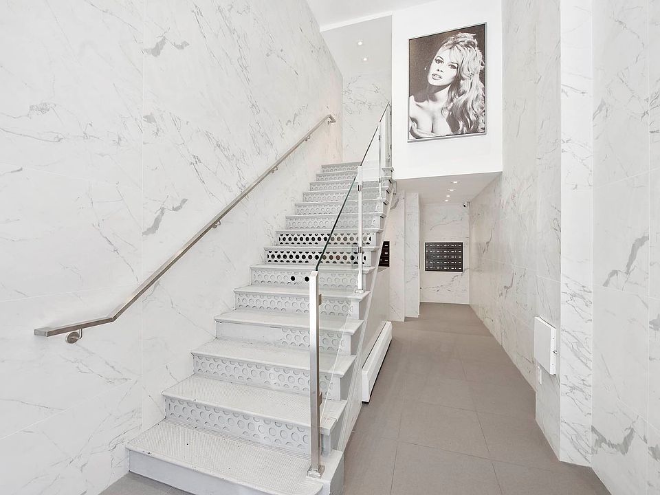 1st image of 220 Park Ave S APT 7