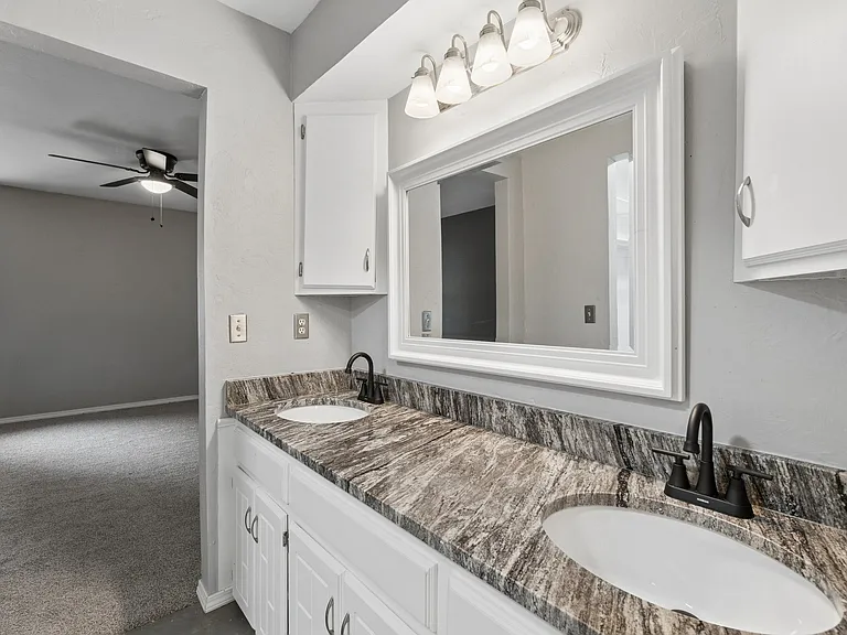 1308 Kelly Park Rd — Photo 27