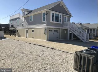 230 W 17th St, Ship Bottom, NJ 08008
