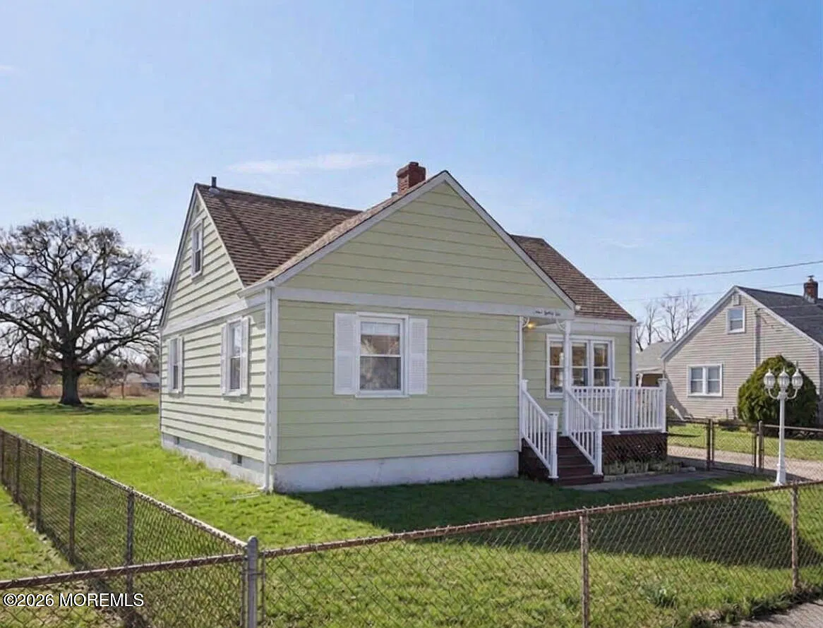 3 bed, 856 sqft, $2,750 — Photo 3