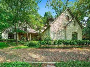145 Golf Dr, Holly Lake Ranch, TX 75765
