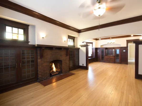 2615 N Maryland Ave, Milwaukee, WI 53211