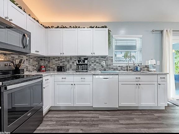 4th image of 2838 Surfside Blvd