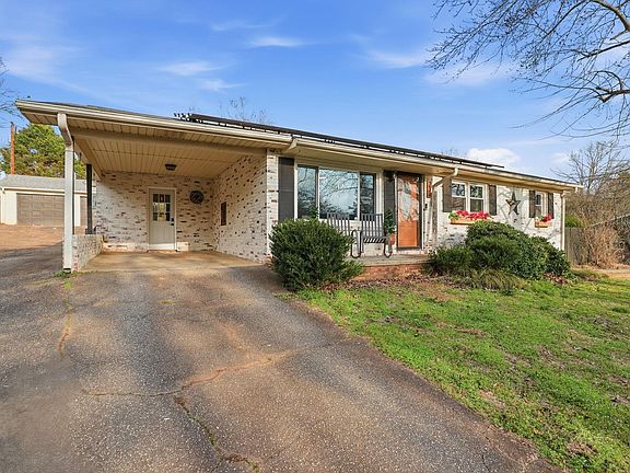 2nd image of 234 Bayberry Dr