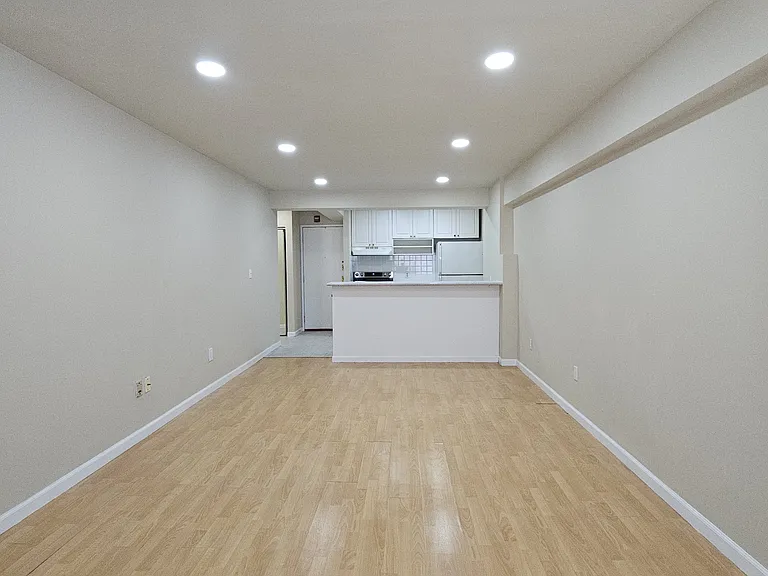 333 Grand Ave #3M — Photo 2