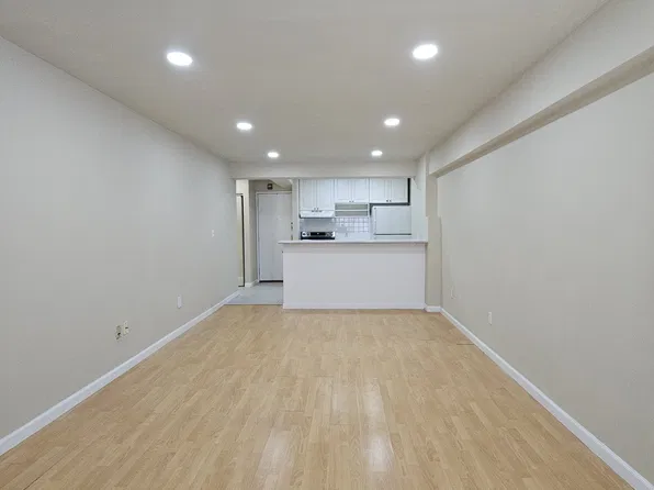 333 Grand Ave APT 3M, Palisades Park, NJ 07650