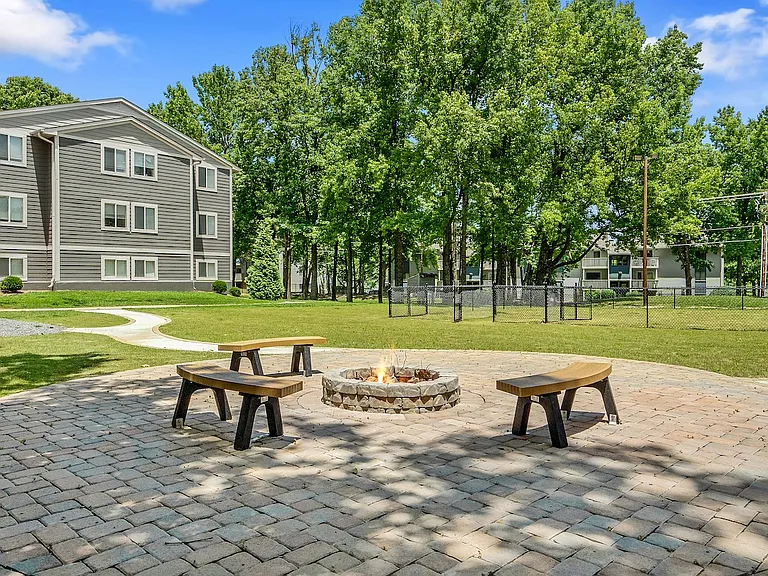 Summit Village Apartments — Photo 25