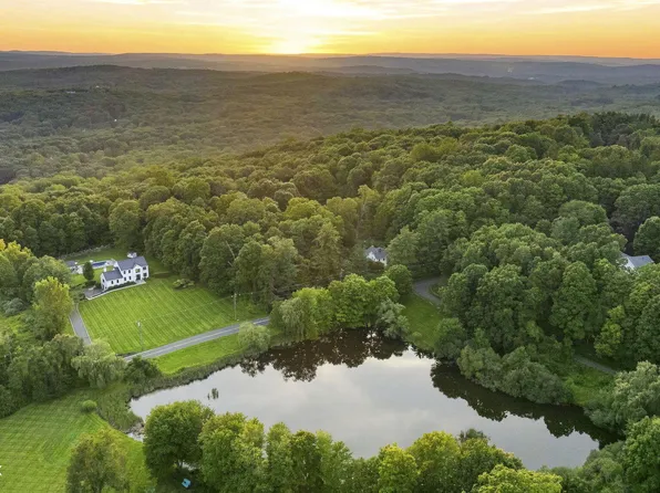 40-42 Great Ring Rd, Sandy Hook, CT 06482