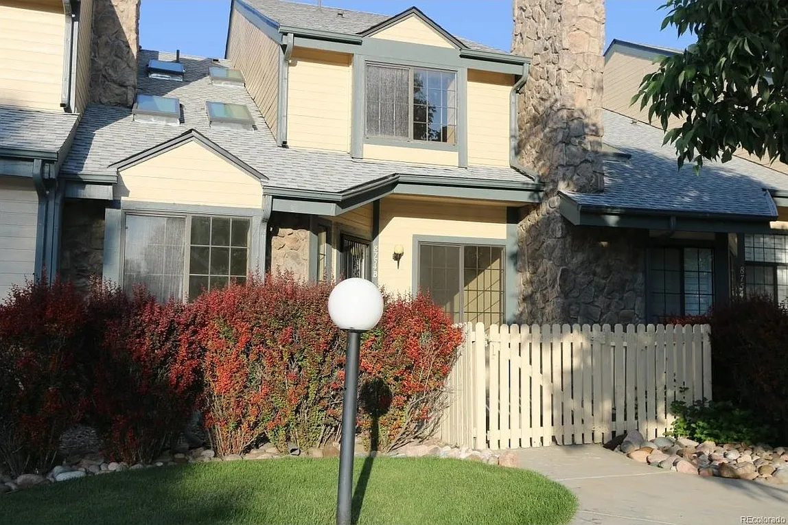 Spacious 3 bed 2 bath Townhome for Rent in Arvada — Photo 2