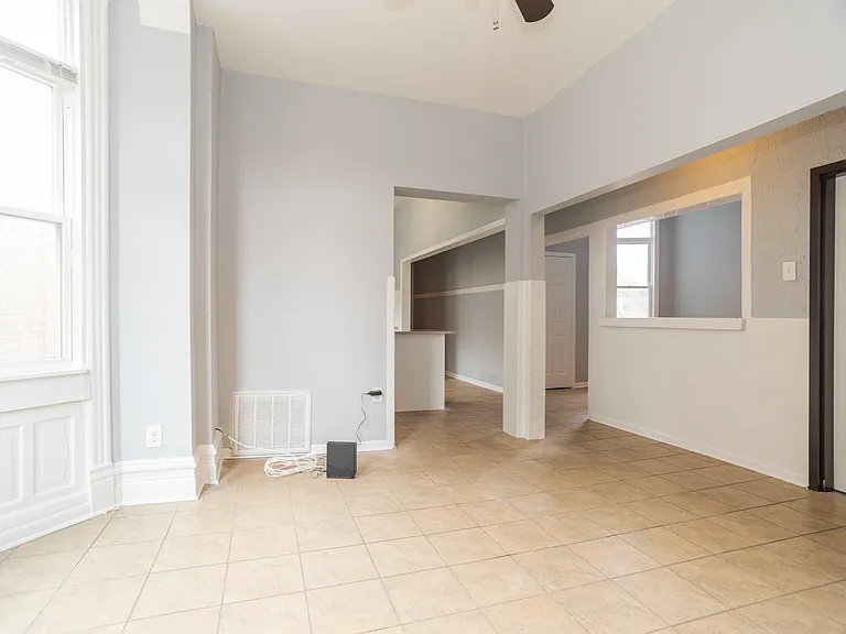 1044 W Belmont Ave #2 — Photo 7