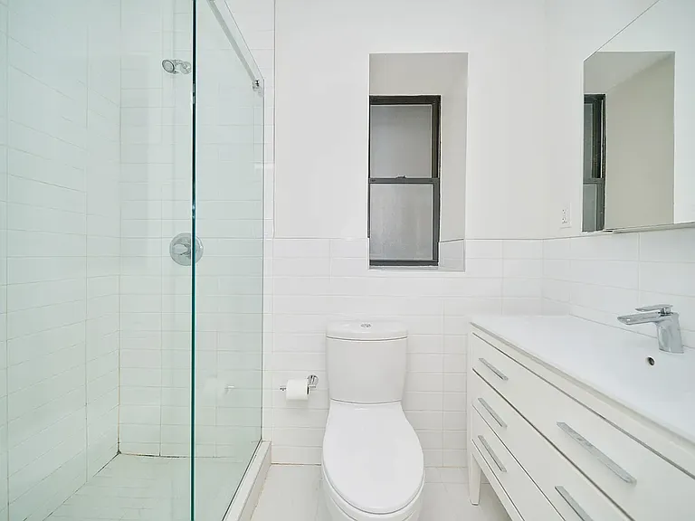 440 W 47th St #5-A — Photo 6