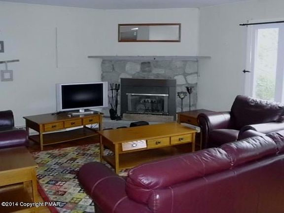 2nd image of 2877 Fairhaven Dr