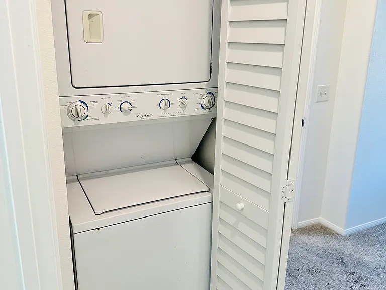 In-Unit Washer + Dryer