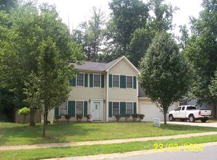 2527 Century Oaks Ln, Charlotte, NC 28262