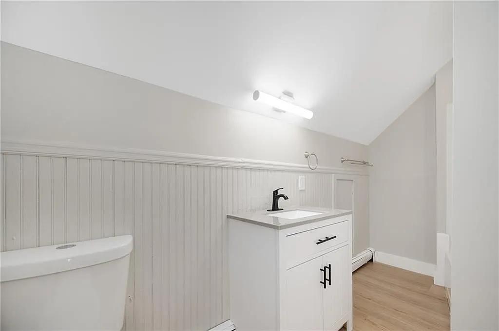 2 bed, 1.0 bath, 1323 sqft, $2,800 — Photo 3