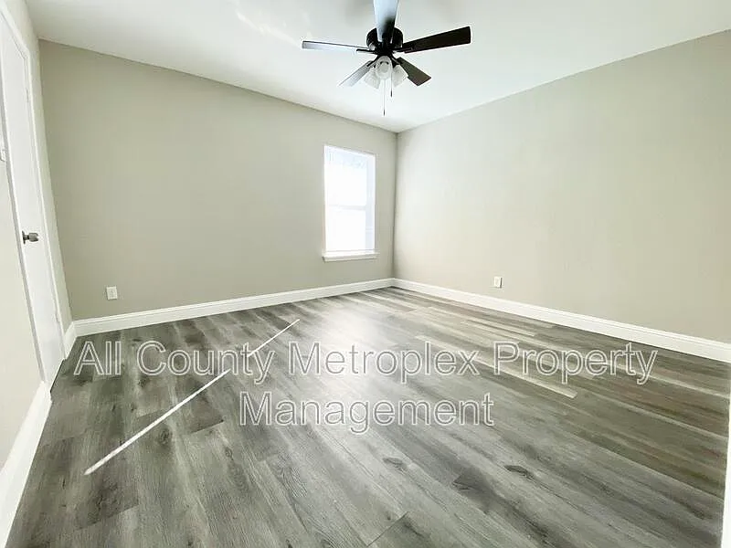 4 bed, 2.5 bath, 2677 sqft, $2,450 — Photo 3