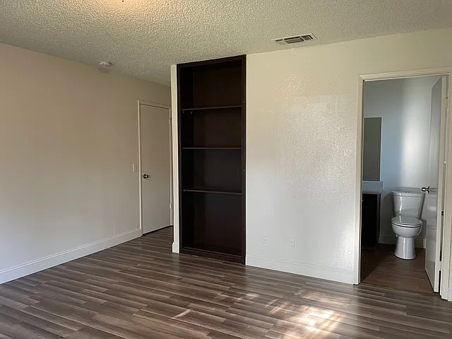 1025 Barnett Way #24 — Photo 10