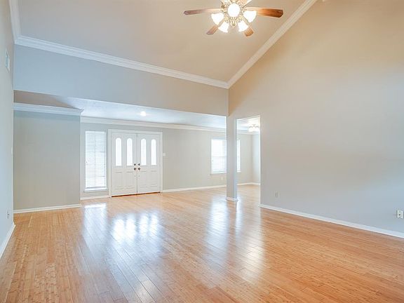 4th image of 2642 Valley Field Dr