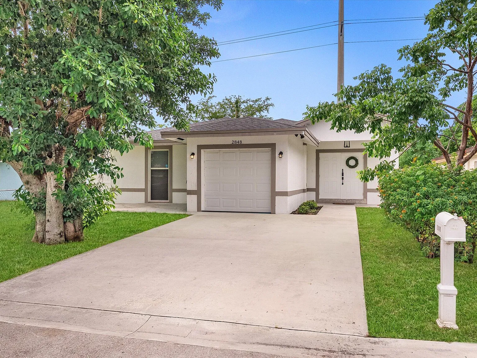 3 bed, 2.5 bath, 1738 sqft, $3,600 — Photo 1