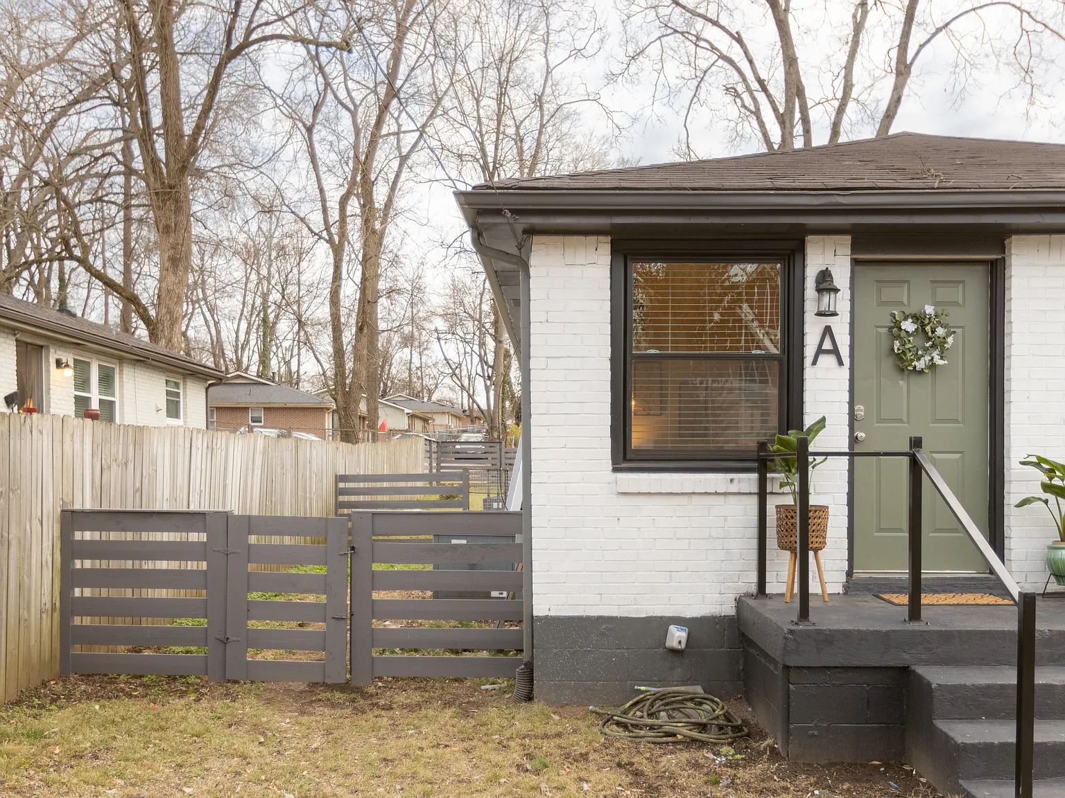 2 bed, 700 sqft, $2,300 — Photo 2