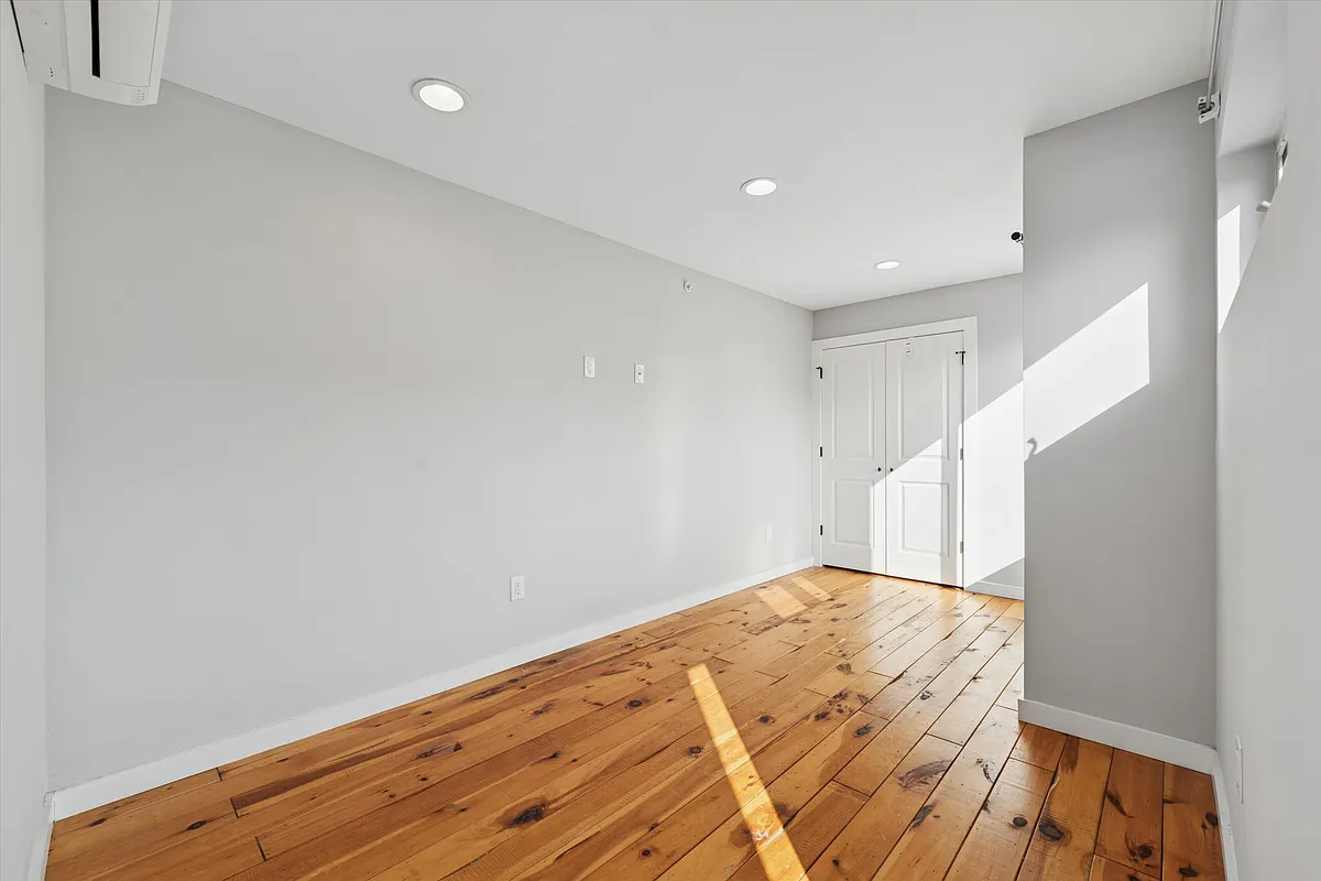 Building Photo - 2521 E Dauphin St